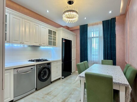 3 otaqlı yeni tikili - Azadlıq Prospekti m. - 135 m²
