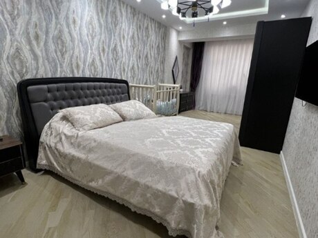 4 otaqlı yeni tikili - Həzi Aslanov q. - 156 m²