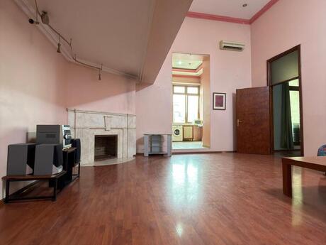 4 otaqlı köhnə tikili - Sahil m. - 110 m²