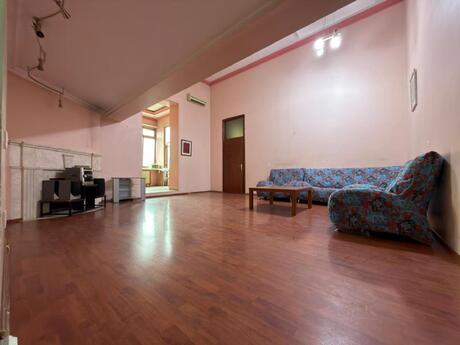 4 otaqlı köhnə tikili - Sahil m. - 110 m²