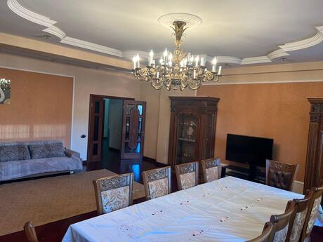 4 otaqlı yeni tikili - 28 May m. - 210 m²