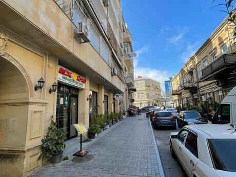 3 otaqlı köhnə tikili - Sahil m. - 100 m²