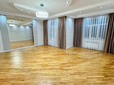 4 otaqlı yeni tikili - 8-ci mikrorayon q. - 160 m²