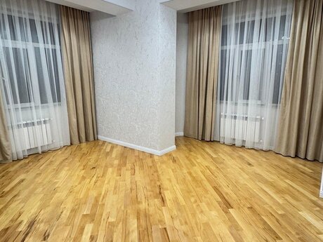4 otaqlı yeni tikili - 8-ci mikrorayon q. - 160 m²