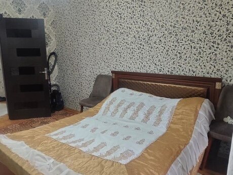 5 otaqlı köhnə tikili - 8-ci mikrorayon q. - 120 m²