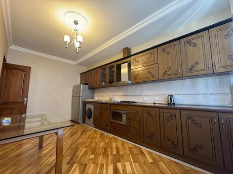 Аренда: 3-комнатная квартира, 150 м², Şah İsmayıl Xətai: 1 200 ₼/мес 4