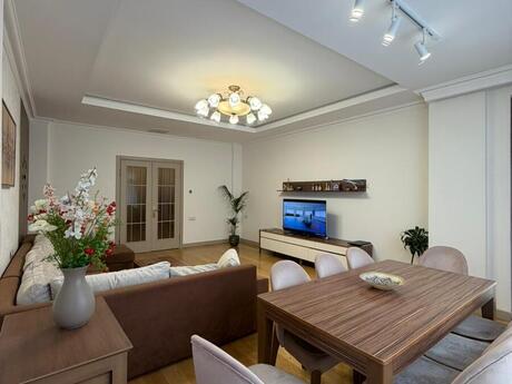 Elan №6030958 - Bakı, Nəsimi r., 3 otaqlı, 130 m², 3/5 mərtəbə