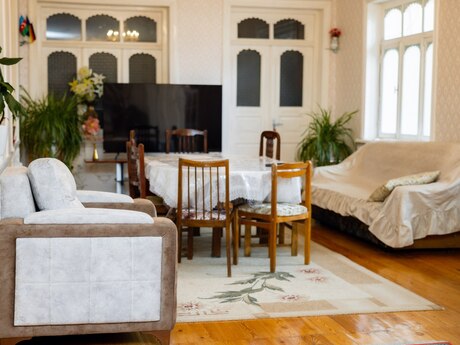 5 otaqlı həyət evi/bağ evi - Gəncə - 300 m²