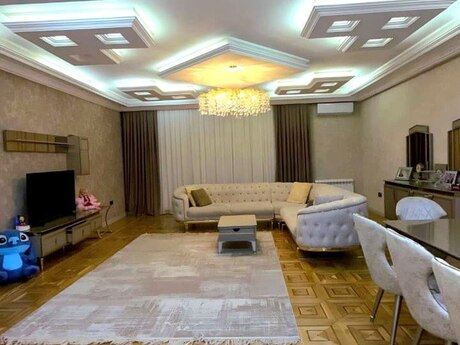 4 otaqlı yeni tikili - 28 May m. - 247 m²