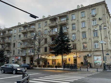 Obyekt - Elmlər Akademiyası m. - 80 m²