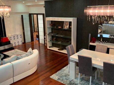 4 otaqlı yeni tikili - Nəsimi r. - 220 m²