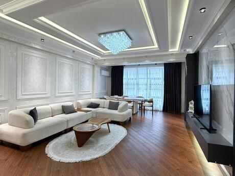 4 otaqlı yeni tikili - İnşaatçılar m. - 153 m²