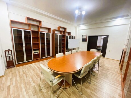 3-комн. офис - м. Шах Исмаил Хатаи - 100 м²