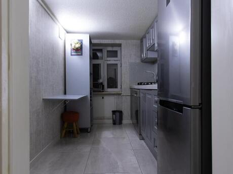 3-комн. вторичка - м. 28 мая - 80 м²