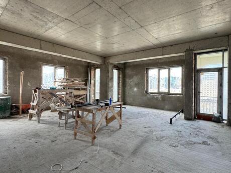 4 otaqlı yeni tikili - Nizami m. - 246 m²