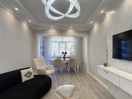 3 otaqlı köhnə tikili - Bakıxanov q. - 85 m²