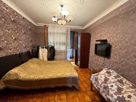 4 otaqlı köhnə tikili - İnşaatçılar m. - 87 m²