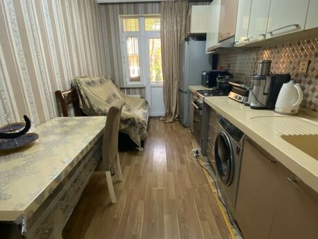 4 otaqlı köhnə tikili - Memar Əcəmi m. - 90 m²