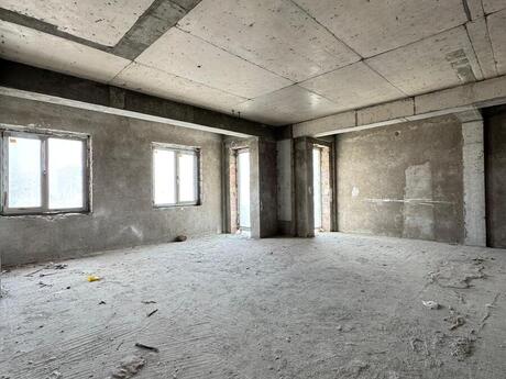 4 otaqlı yeni tikili - Nizami m. - 189 m²