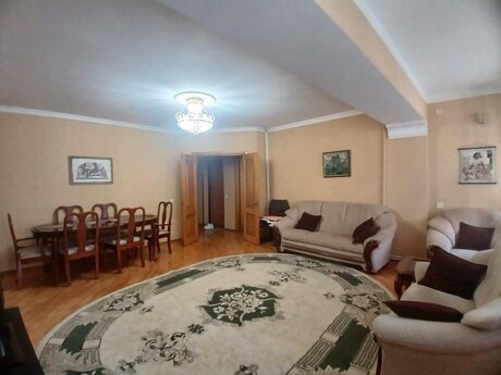 3 otaqlı köhnə tikili - 28 May m. - 90 m²