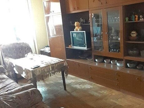 4 otaqlı köhnə tikili - Həzi Aslanov m. - 110 m²