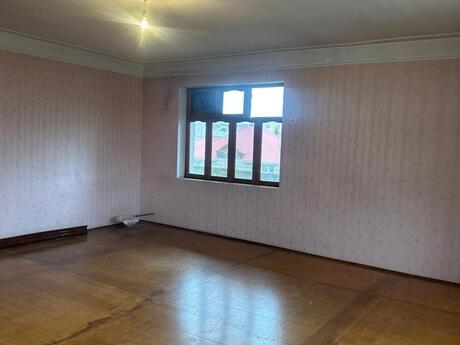 4 otaqlı köhnə tikili - Bakıxanov q. - 130 m²