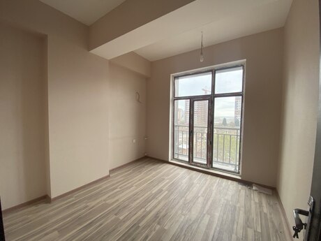 2-комнатная квартира, 70 м², 28 May: 270 000 ₼ 4
