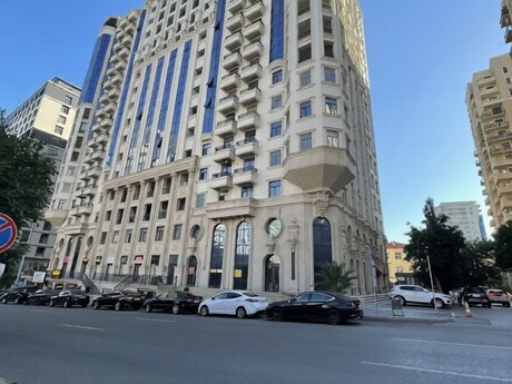 4 otaqlı yeni tikili - 28 May m. - 242 m²