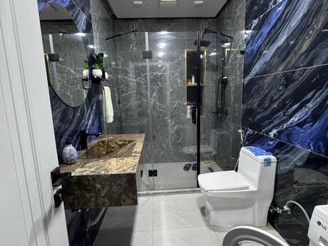 5 otaqlı həyət evi/bağ evi - Novxanı q. - 180 m²
