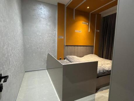 5 otaqlı həyət evi/bağ evi - Novxanı q. - 180 m²