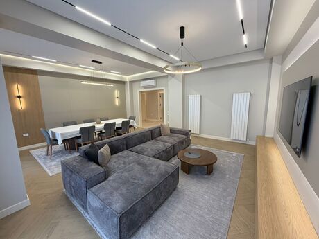Elan №6031821 - Bakı, Ağ şəhər q., 5 otaqlı, 195 m², 2/7 mərtəbə