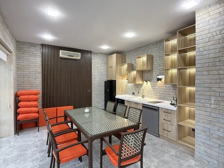 4 otaqlı həyət evi/bağ evi - Mərdəkan q. - 180 m²
