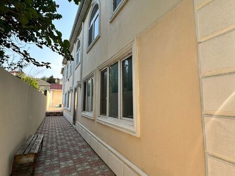 5 otaqlı həyət evi/bağ evi - Novxanı q. - 200 m²