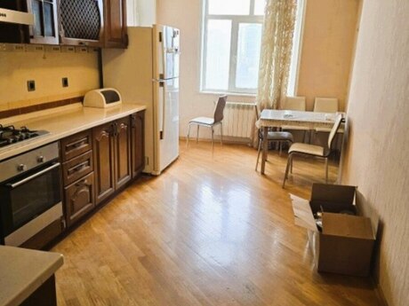 3 otaqlı mənzil, 135 m², Nizami: 415 000 ₼ 2