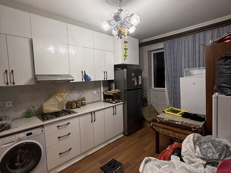 3-комн. вторичка - м. Ази Асланов - 80 м²