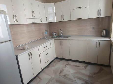 1 otaqlı köhnə tikili - Elmlər Akademiyası m. - 40 m²