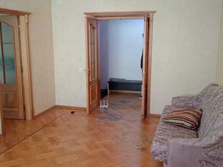 Elan №6032490 - Bakı, Yasamal r., 4 otaqlı, 105 m², 3/5 mərtəbə