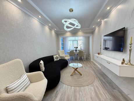 3 otaqlı köhnə tikili - Bakıxanov q. - 85 m²
