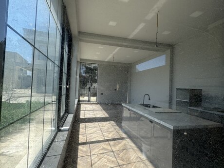 7 otaqlı həyət evi/bağ evi - Mərdəkan q. - 260 m²