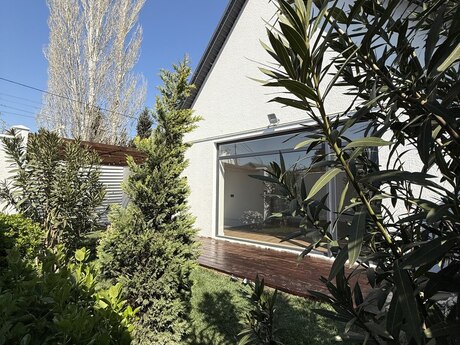 3 otaqlı həyət evi/bağ evi - Novxanı q. - 110 m²