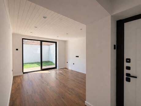 3 otaqlı həyət evi/bağ evi - Novxanı q. - 110 m²