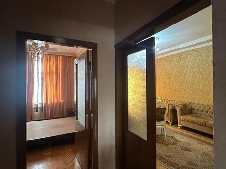 3 otaqlı köhnə tikili - M.Ə.Rəsulzadə q. - 90 m²