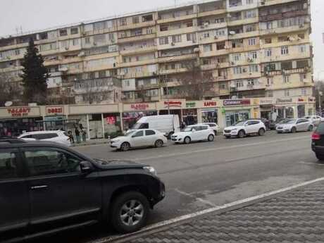 2 otaqlı köhnə tikili - Azadlıq Prospekti m. - 65 m²
