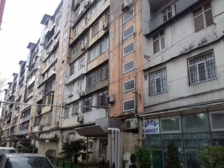 2 otaqlı köhnə tikili - Azadlıq Prospekti m. - 65 m²