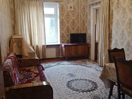 Elan №6033032 - Bakı, Elmlər Akademiyası m., 2 otaqlı, 72 m², 4/4 mərtəbə