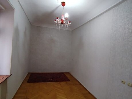 2 otaqlı köhnə tikili - Elmlər Akademiyası m. - 55 m²