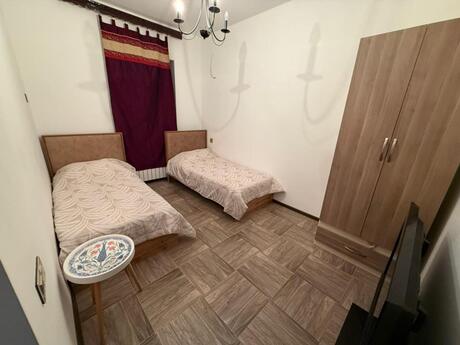 4 otaqlı həyət evi/bağ evi - Şağan q. - 150 m²