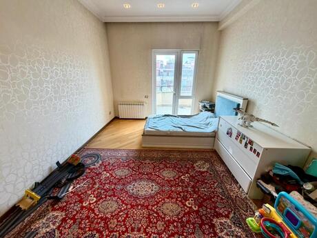5 otaqlı yeni tikili - 28 May m. - 390 m²
