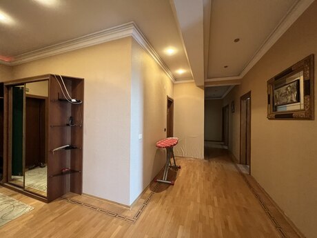 4 otaqlı yeni tikili - Elmlər Akademiyası m. - 185 m²