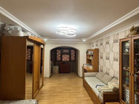 3 otaqlı köhnə tikili - Neftçilər m. - 65 m²